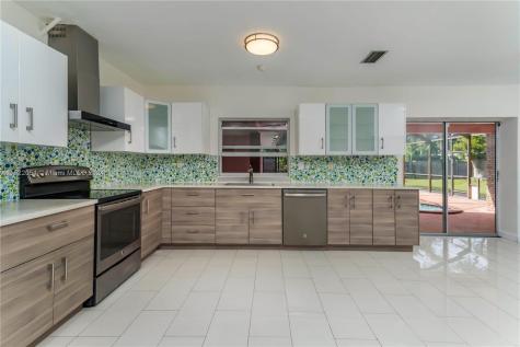7445 SW 164th Street Palmetto Bay FL 33157