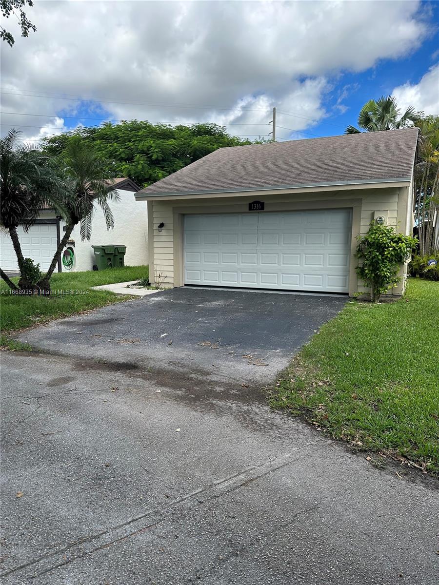 1316 N Quetzal Court Homestead FL 33035