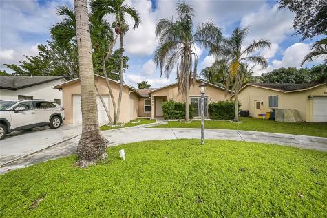 8971 SW 9th Street Boca Raton FL 33433