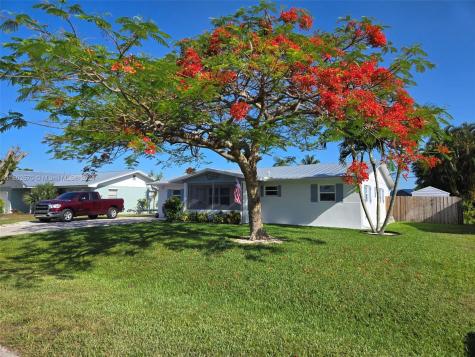 2141 SE Jackson Street Stuart FL 34997