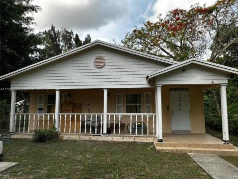 22251 Hill Street Miami FL 33170