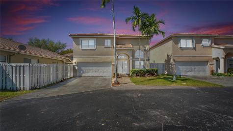 280 SW 100th Avenue Pembroke Pines FL 33025