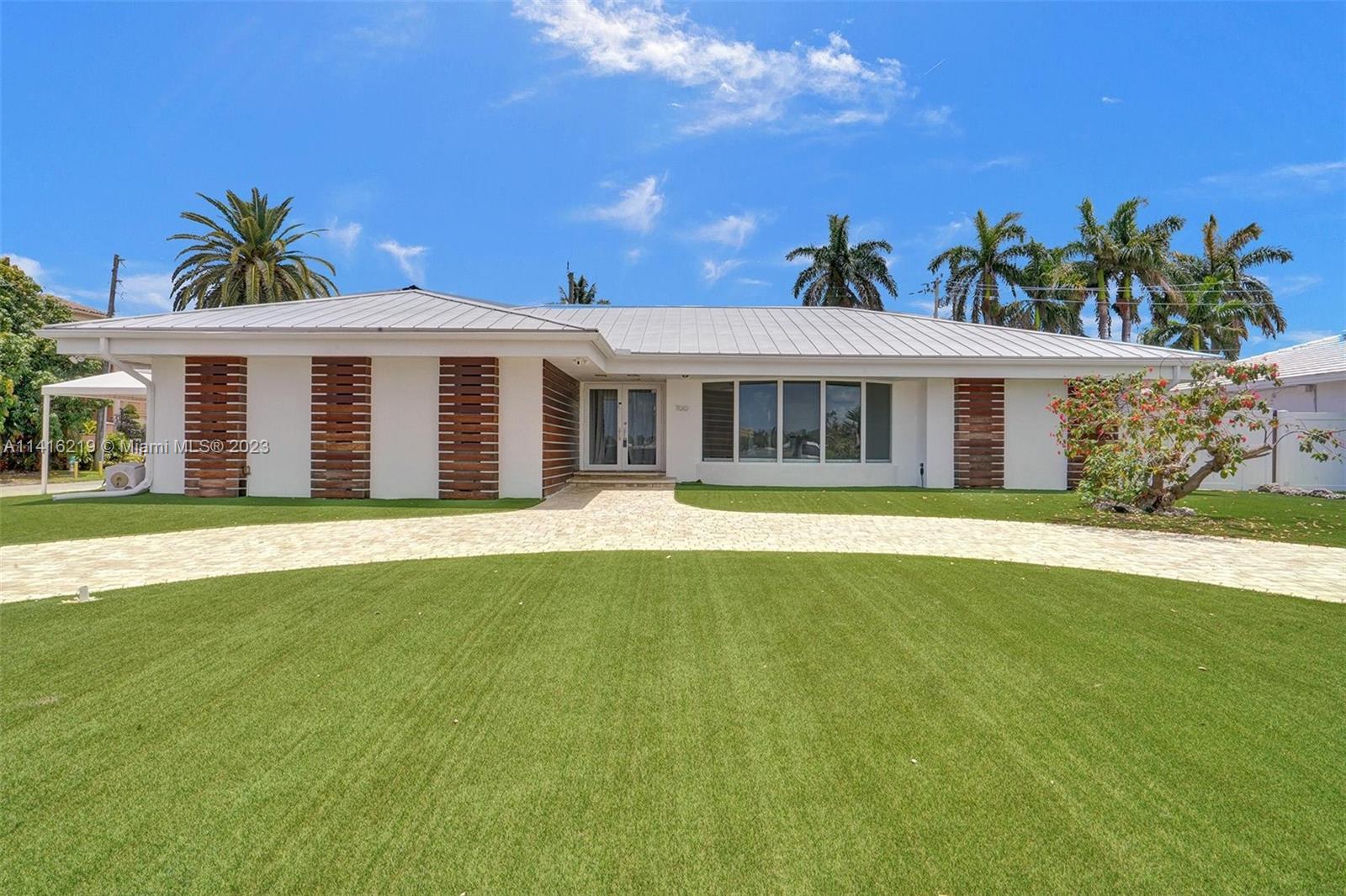700 S Southlake Drive Hollywood FL 33019