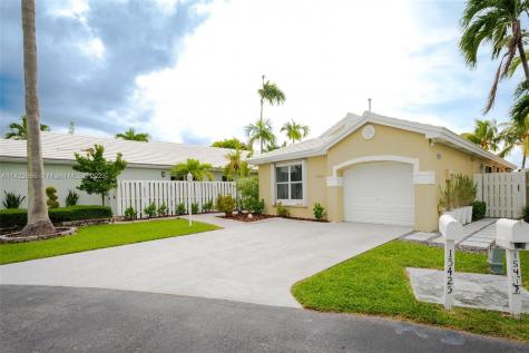 15425 SW 47th Terrace Miami FL 33185