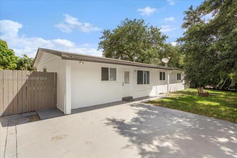 6541 Lincoln Street Hollywood FL 33024