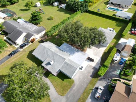 1560 NW 19th Street Homestead FL 33030