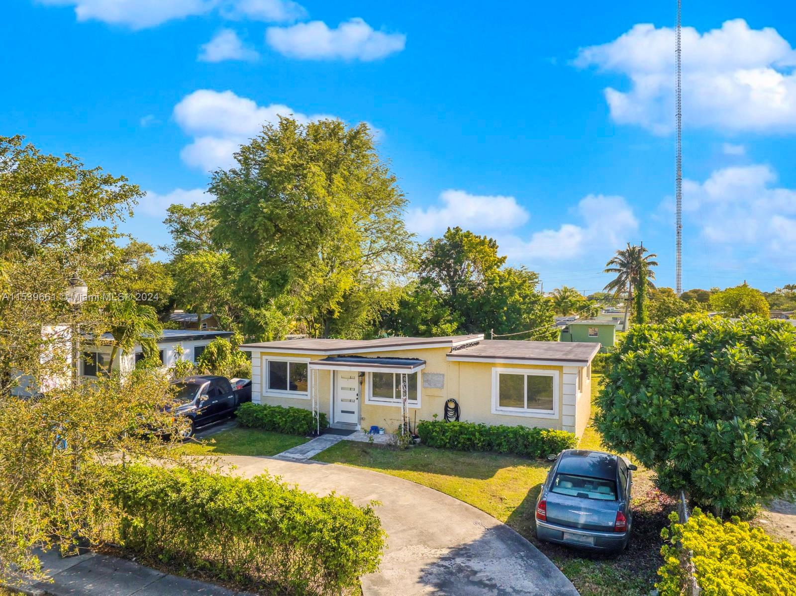 2611 SW 56th Avenue West Park FL 33023
