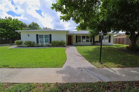 1541 NW 115th Avenue Pembroke Pines FL 33026