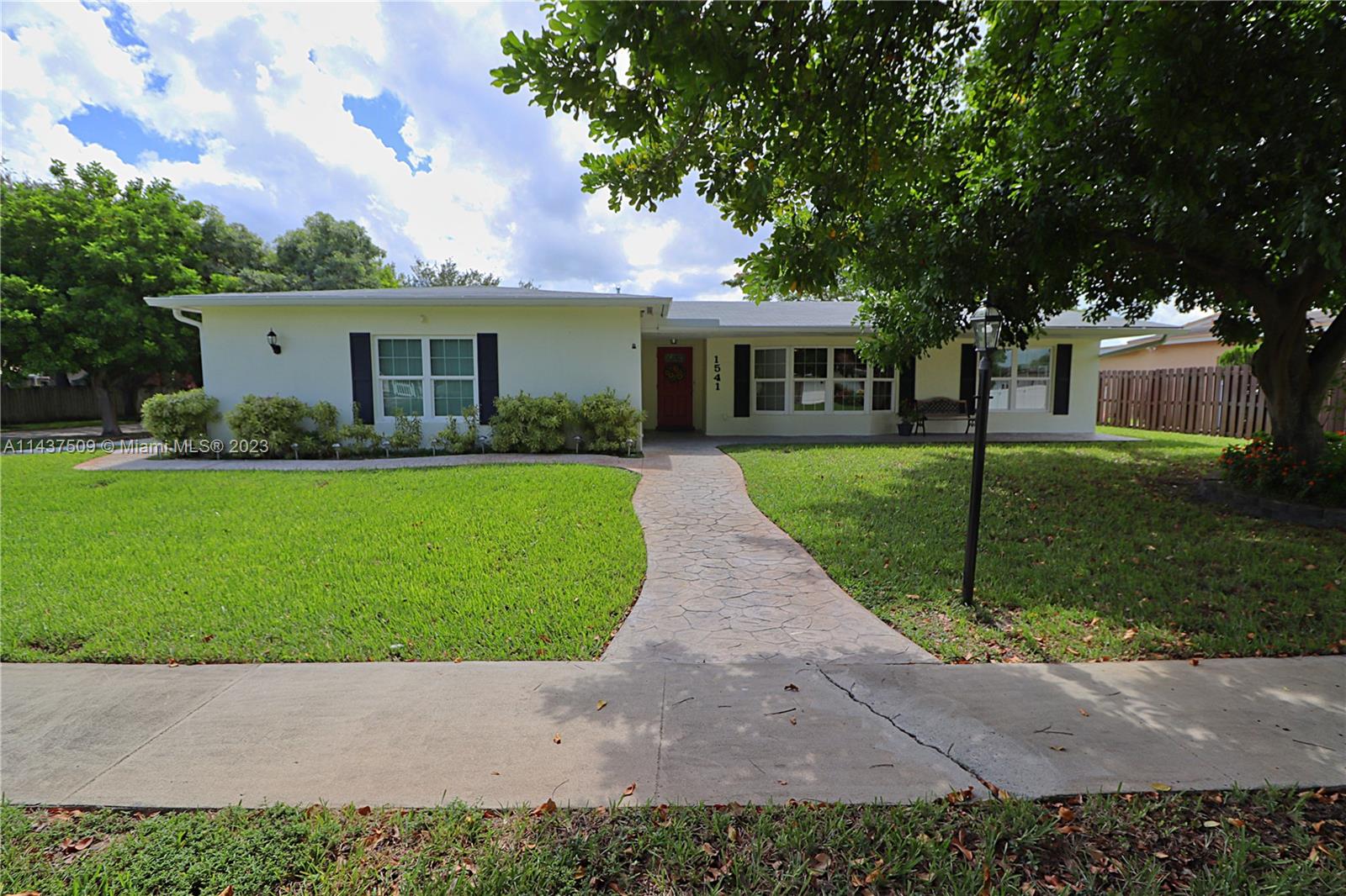 1541 NW 115th Avenue Pembroke Pines FL 33026