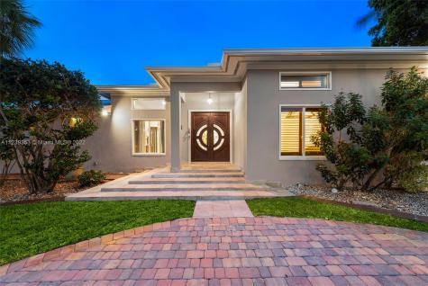 16901 SW 83rd Avenue Palmetto Bay FL 33157