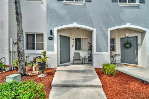 1605 SE 31st Court Homestead FL 33035