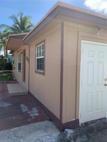 15704 NE 12th Avenue North Miami Beach FL 33162
