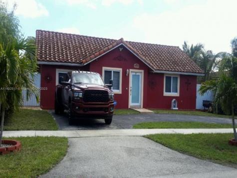 406 SW 74th Avenue North Lauderdale FL 33068
