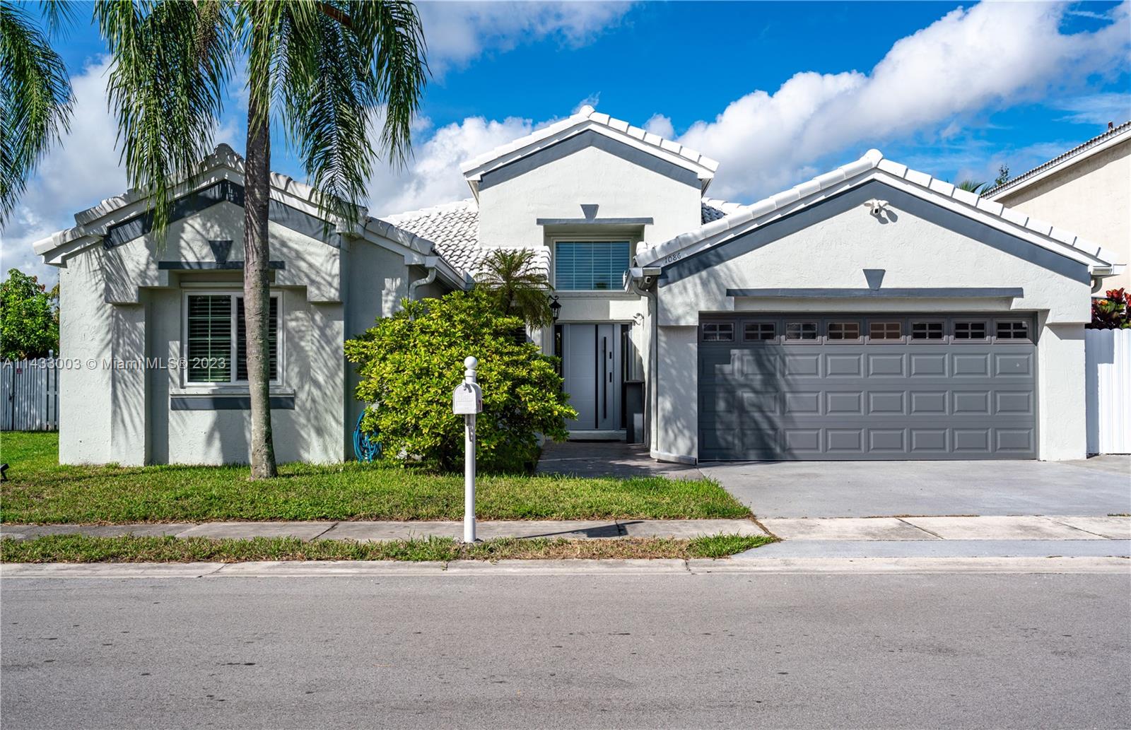 1086 SW 102nd Terrace Pembroke Pines FL 33025
