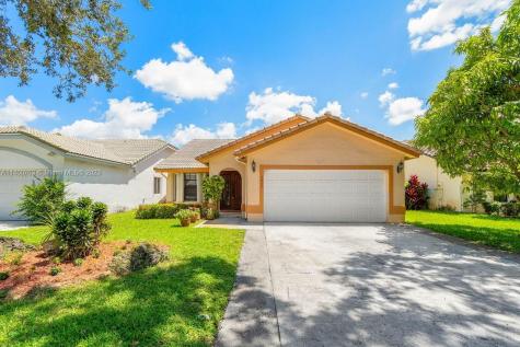 2437 NW 95th Avenue Coral Springs FL 33065