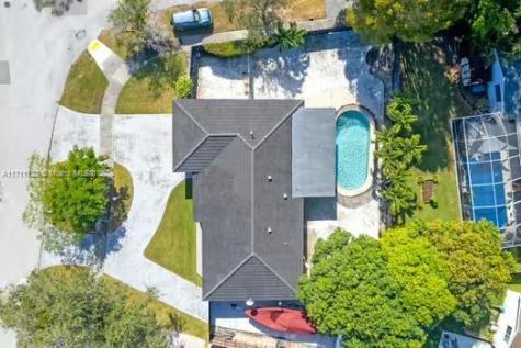 19940 SW 83rd Avenue Cutler Bay FL 33189