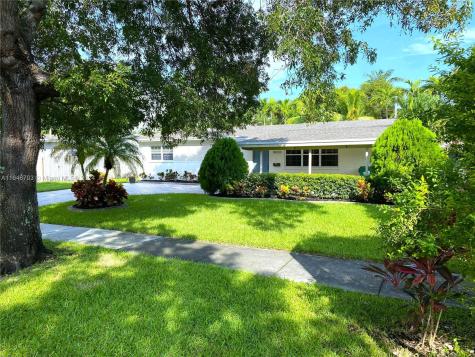 18930 SW 89th Court Cutler Bay FL 33157