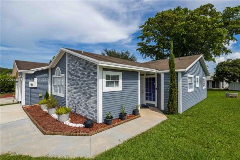 9811 W Fern Lane Miramar FL 33025