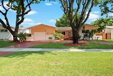 1115 Dove Avenue Miami Springs FL 33166