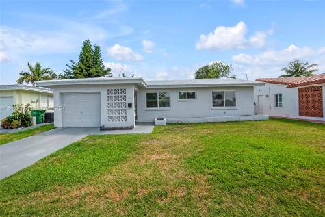 4209 NW 49th Drive Tamarac FL 33319