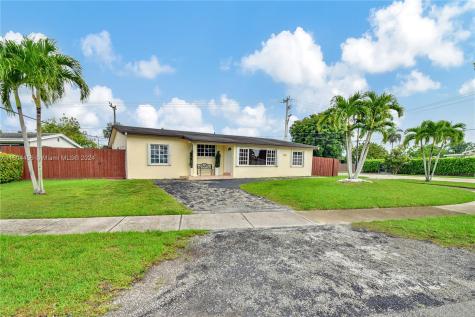 9555 Dominican Drive Cutler Bay FL 33189