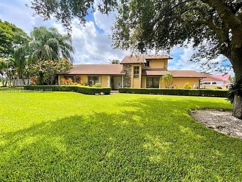 16480 SW 148th Avenue Miami FL 33187
