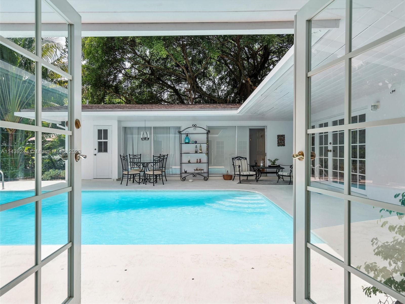 9910 Pan American Drive Cutler Bay FL 33189