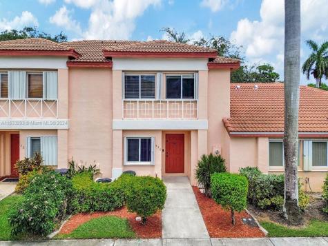 530 NW 208th Circle Pembroke Pines FL 33029