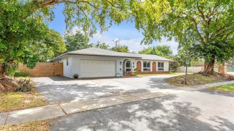 1140 SW 75th Avenue Plantation FL 33317