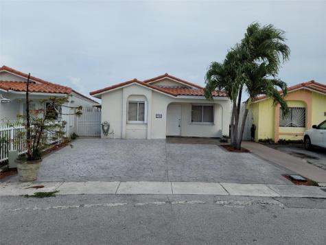 2540 W 64th Place Hialeah FL 33016