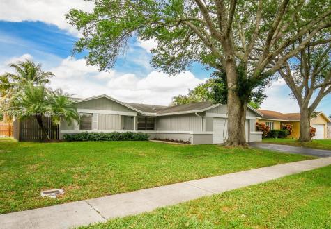 9519 Saddlebrook Drive Boca Raton FL 33496