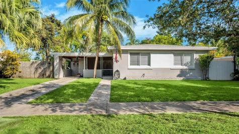 9821 Jamaica Drive Cutler Bay FL 33189