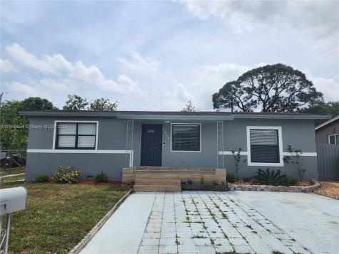 6424 Allen Street Hollywood FL 33024