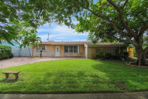 620 SW 69th Terrace Pembroke Pines FL 33023