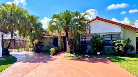 726 SW 101st Court Circle Miami FL 33174