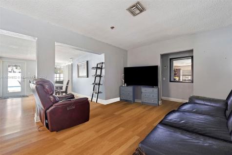 8945 NW 34th Avenue Road Miami FL 33147