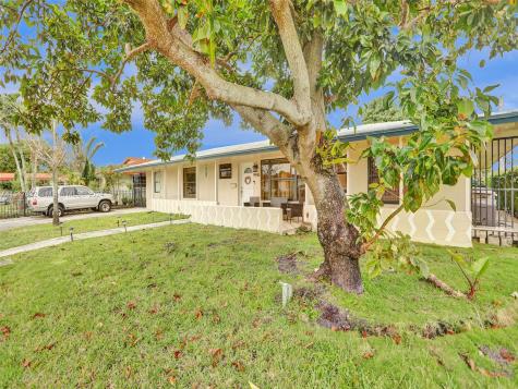 9945 SW 164th Terrace Miami FL 33157