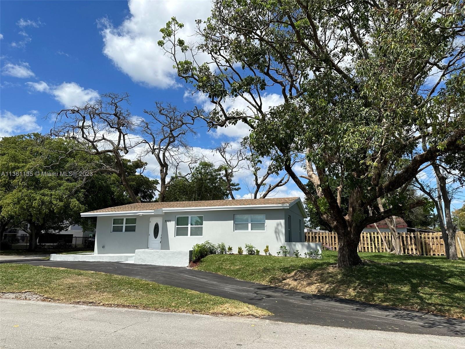 3301 N 72nd Way Hollywood FL 33024