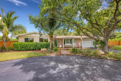 19445 SW 88th Court Cutler Bay FL 33157
