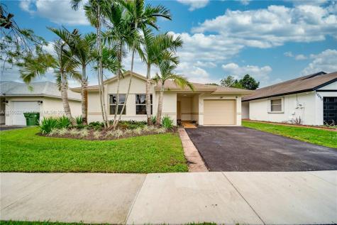 10040 SW 12th Street Pembroke Pines FL 33025
