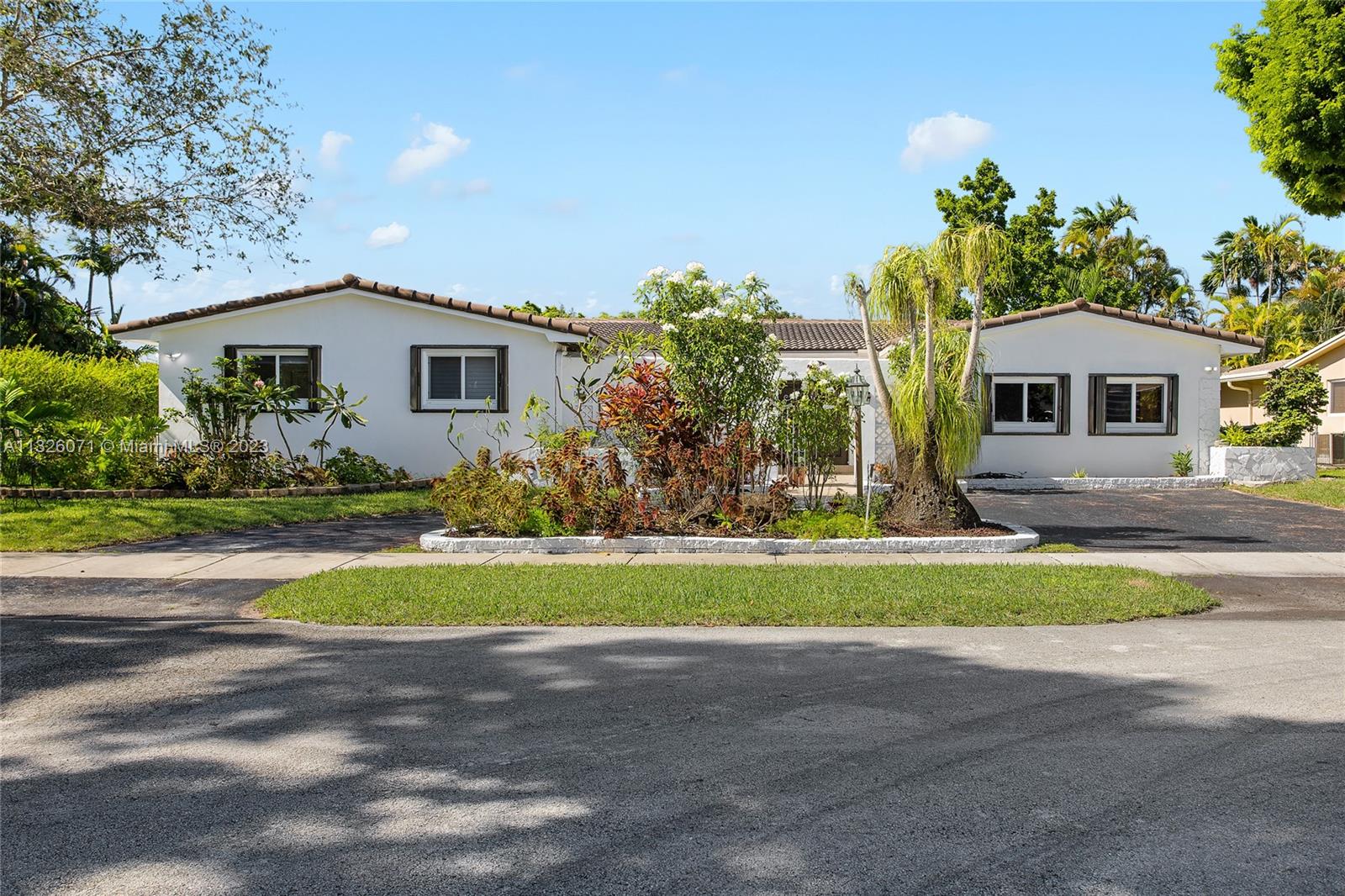 20490 NE 22nd Court Miami FL 33180