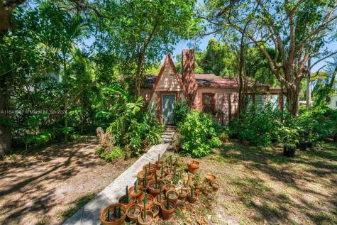 835 NW 7th Street Miami FL 33136
