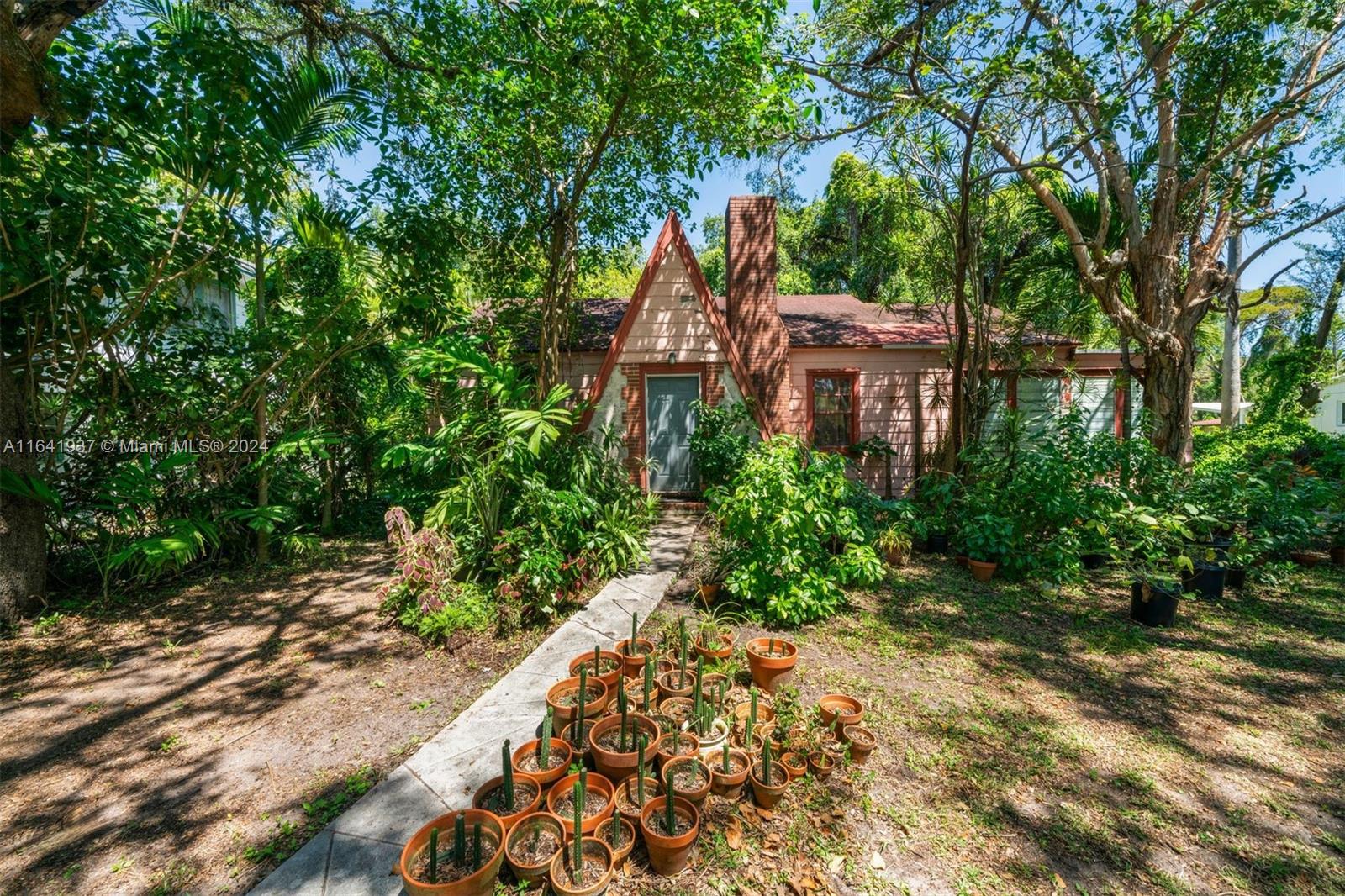 835 NW 7th Street Miami FL 33136