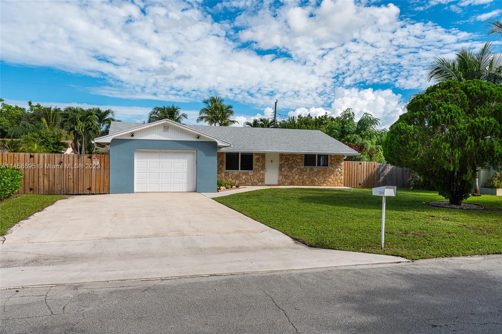 2819 Worcester Road Lake Worth FL 33462