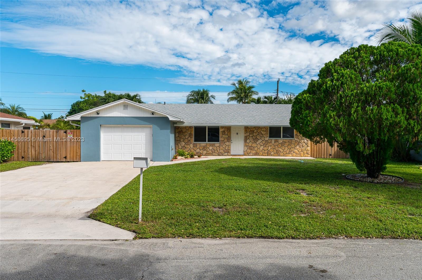 2819 Worcester Road Lake Worth FL 33462