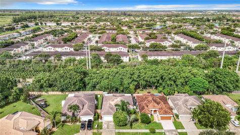 2950 Dunwoodie Place Homestead FL 33035
