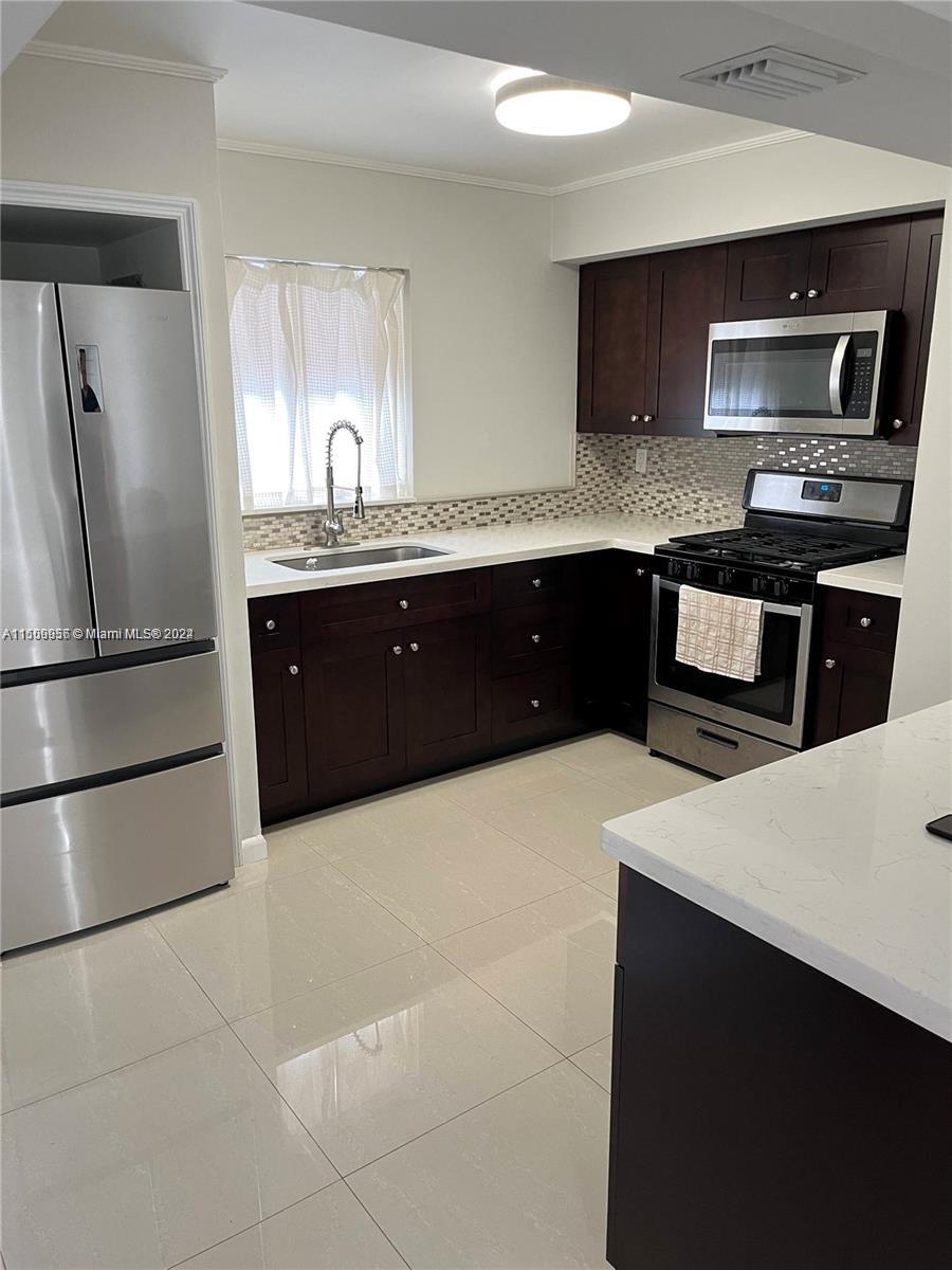 6647 SW 112th Court Miami FL 33173
