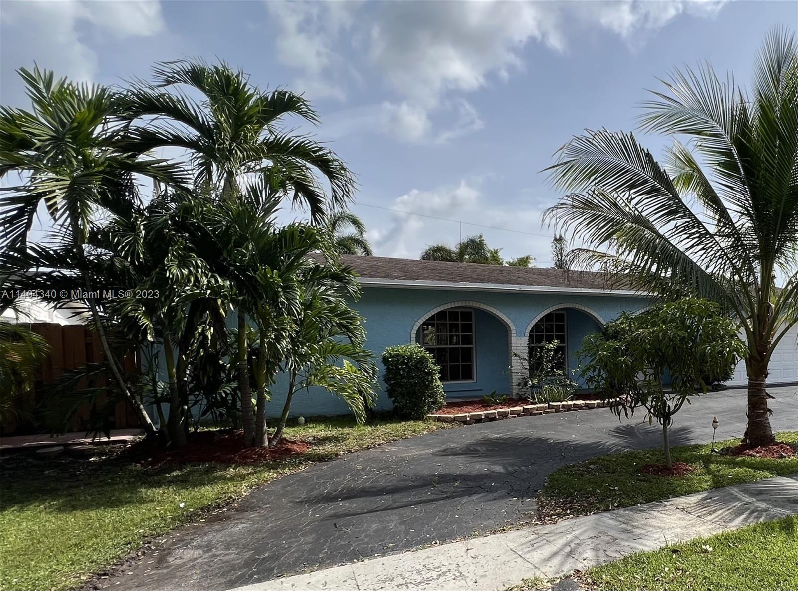 11621 NW 29th Place Sunrise FL 33323
