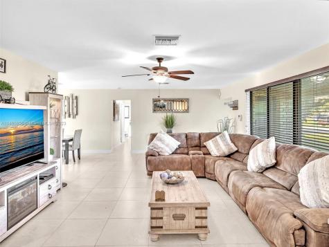 1867 NW 9th Avenue Homestead FL 33030