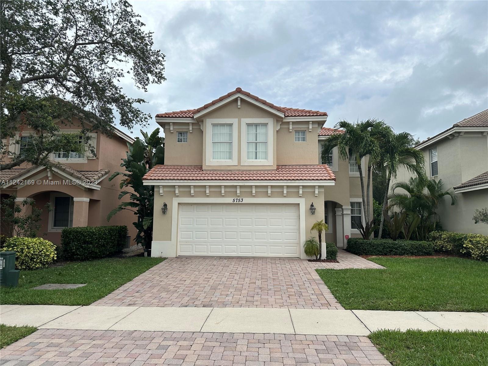 5753 SE Crooked Oak Avenue Hobe Sound FL 33455